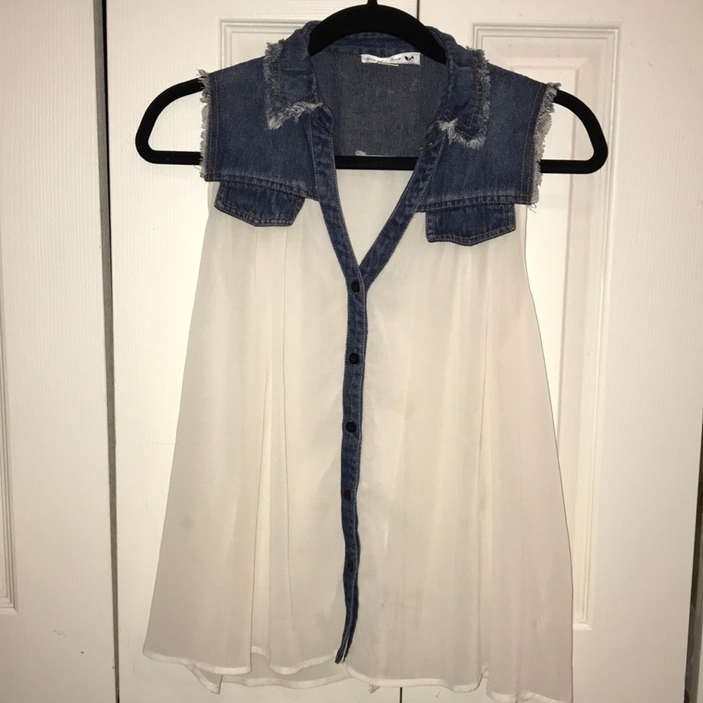 Adorable denim shoulder blouse